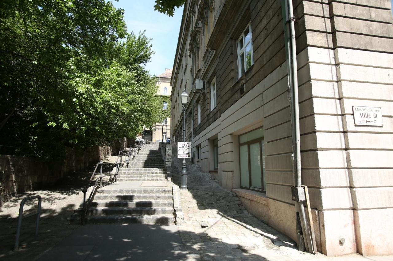 Castle Courtyard Hideaway Budapeste Exterior foto
